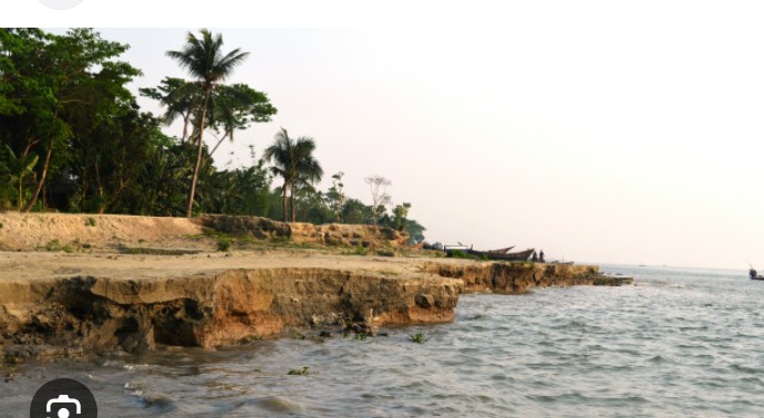 ছোট ফেনী নদীর ভাঙনে বিলীন হচ্ছে চরপার্বতীর ৯ নং ওয়ার্ড,আতঙ্কে নদীতীরের জনগোষ্ঠী: