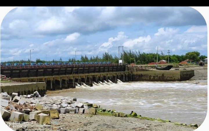 মুছাপুর ক্লোজার অত্যন্তগুরুত্বপূর্ণ উপকুলীয় অবকাঠামো