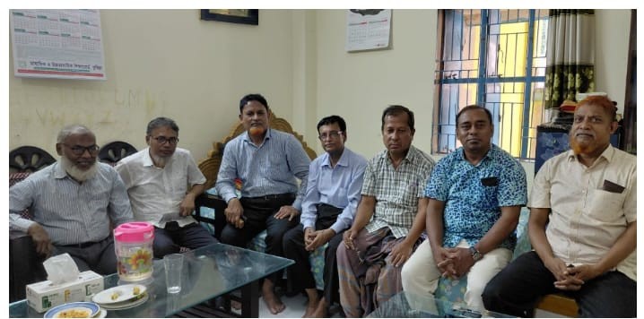 অসুস্থ প্রধান শিক্ষককে দেখতে বাসভবনে শিক্ষক-কর্মচারী ঐক্যজোটের নেতৃবৃন্দ