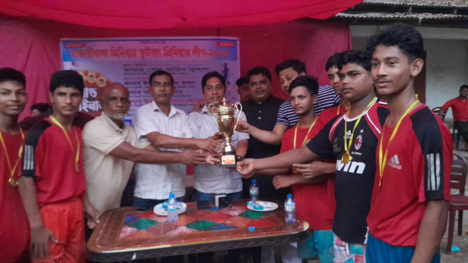 চরহাজারীতে ‘হাজারীবাসা মিনিবার ফুটবল প্রিমিয়ার লীগ-২০২৬’-এর জমকালো গ্র্যান্ড ফাইনাল অনুষ্ঠিত