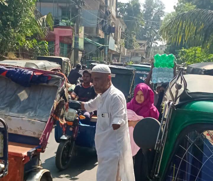 সেনবাগ হাসপাতালে যানজট নিরসনে আনোয়ার উল্লাহ আজাদের উদ্যোগ, মানসম্মত সেবার তাগিদ