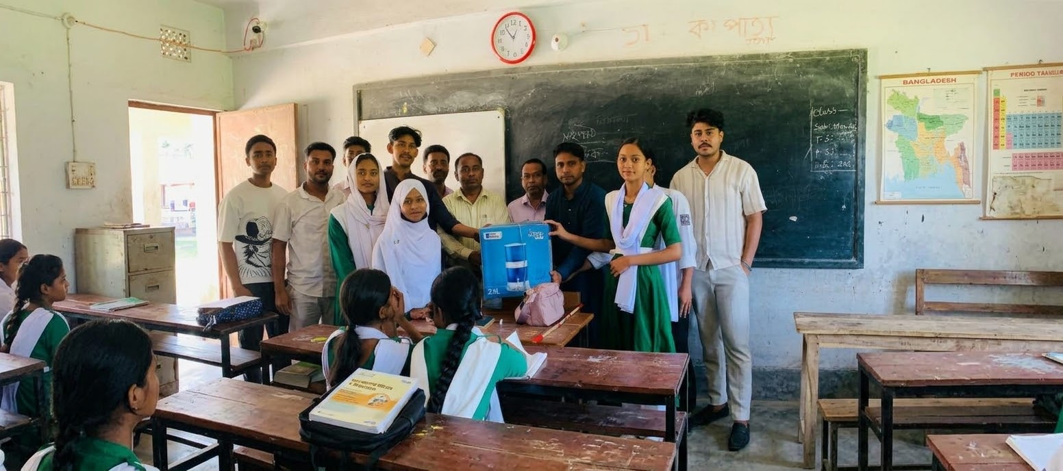 চরহাজারী ইউনিয়ন ছাত্রদলের উদ্যোগে বিএম কলেজে জীবনীগ্রন্থ, ক্রীড়া সামগ্রী ও পানির ফিল্টার বিতরণ